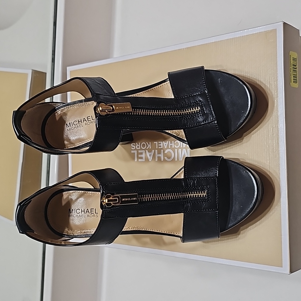 Michael Kors Berkley Leather Sandals 7.5